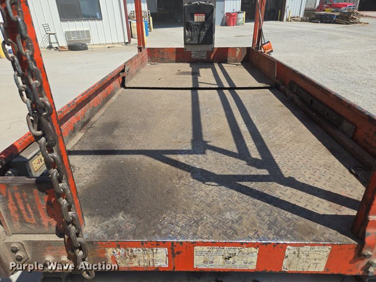 image for item DT7752 1999 Sky Jack SJIII-4626 scissor lift