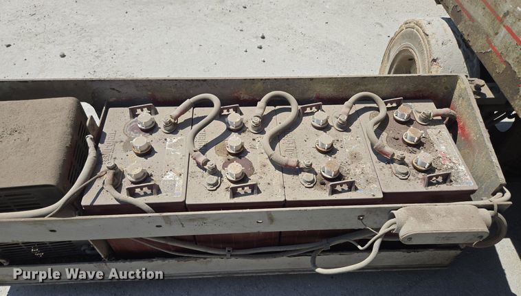 image for item DT7752 1999 Sky Jack SJIII-4626 scissor lift