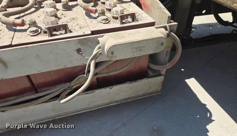 image for item DT7752 1999 Sky Jack SJIII-4626 scissor lift