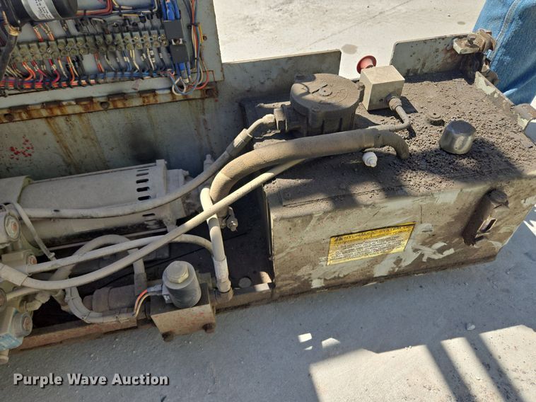 image for item DT7752 1999 Sky Jack SJIII-4626 scissor lift