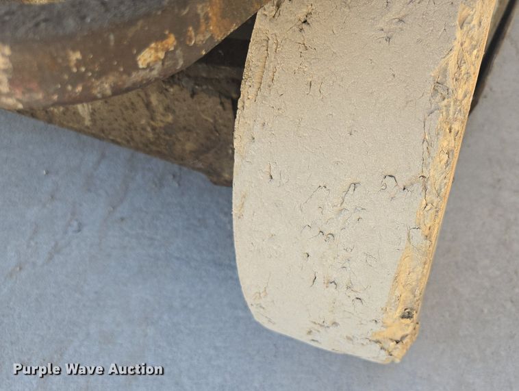 image for item DT7752 1999 Sky Jack SJIII-4626 scissor lift