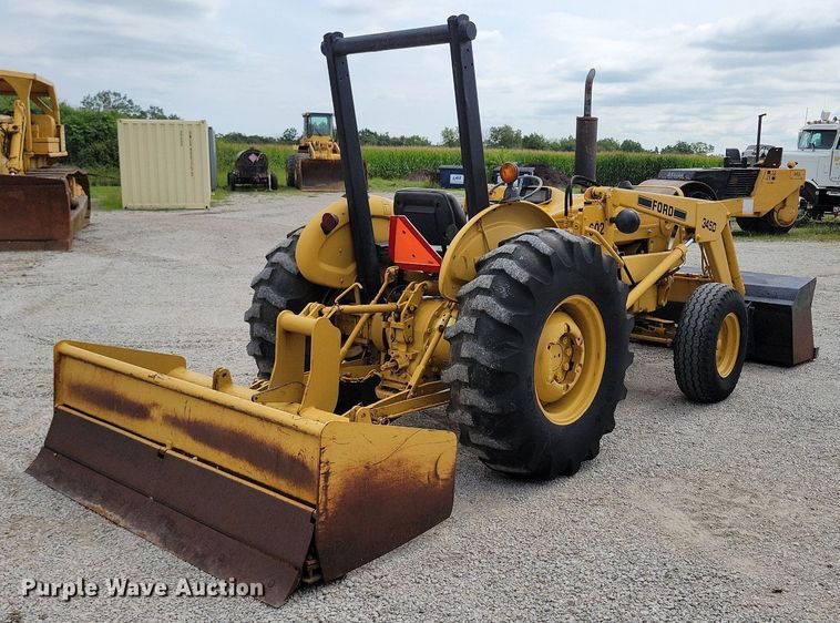 image for item DW2252 1987 Ford 345D landscape tractor