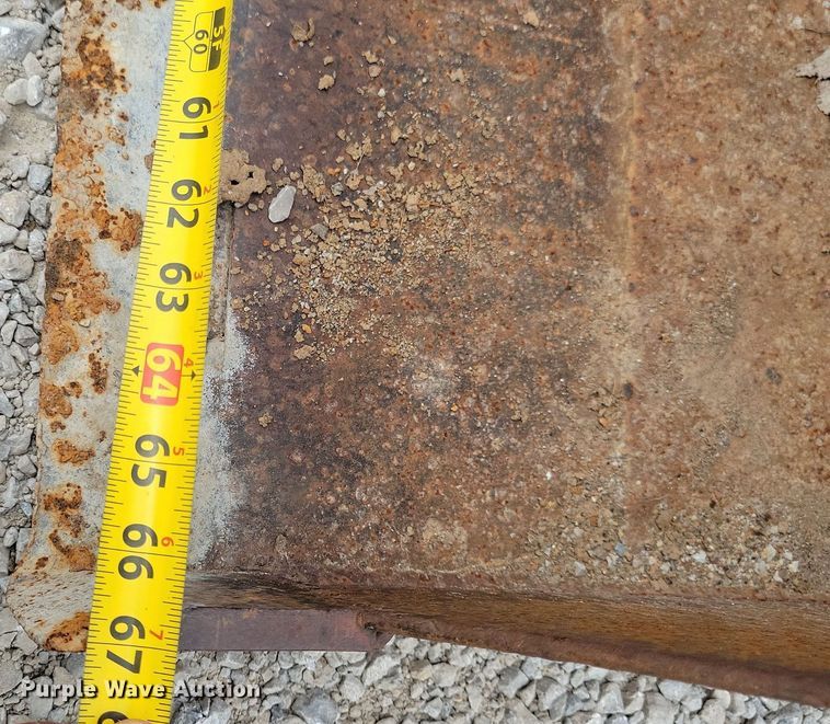 image for item DW2252 1987 Ford 345D landscape tractor