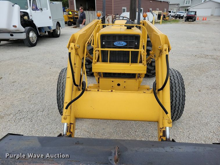 image for item DW2252 1987 Ford 345D landscape tractor