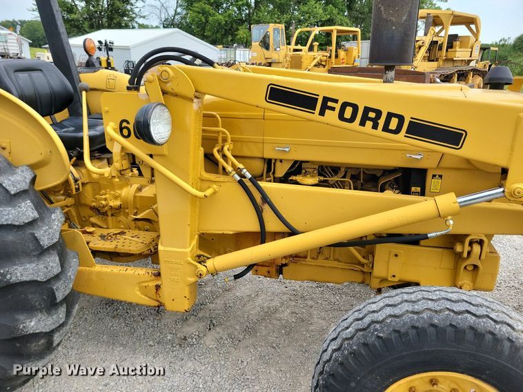 image for item DW2252 1987 Ford 345D landscape tractor