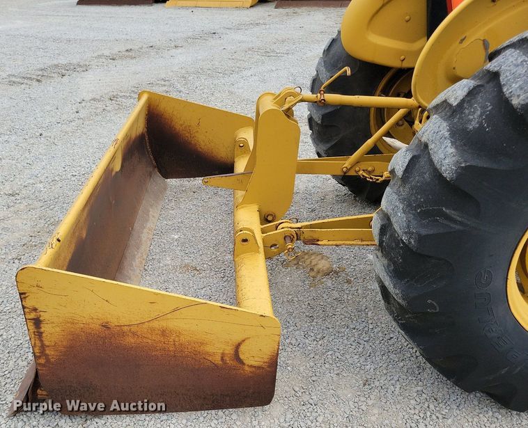 image for item DW2252 1987 Ford 345D landscape tractor