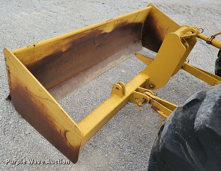 image for item DW2252 1987 Ford 345D landscape tractor