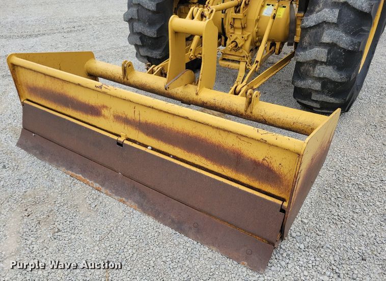 image for item DW2252 1987 Ford 345D landscape tractor