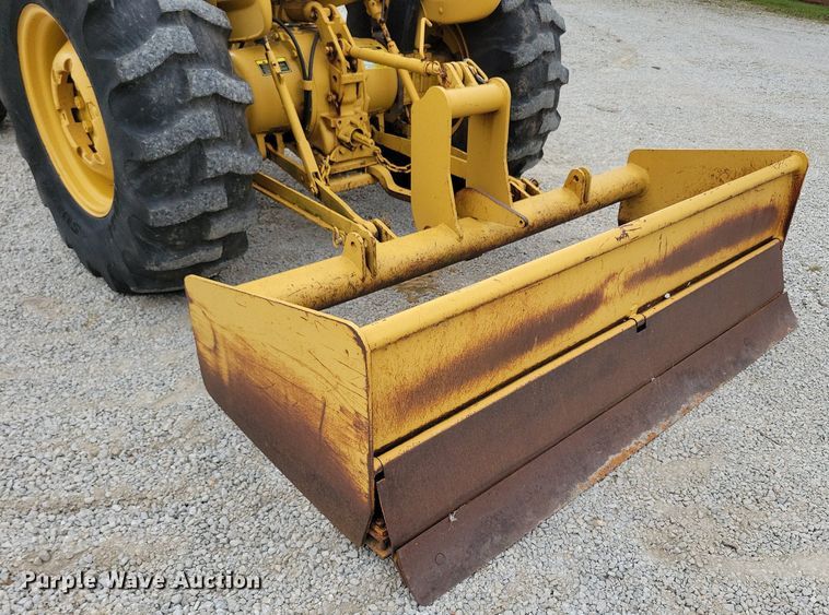 image for item DW2252 1987 Ford 345D landscape tractor