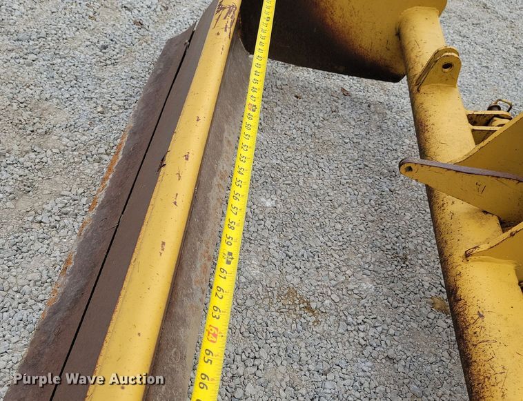 image for item DW2252 1987 Ford 345D landscape tractor