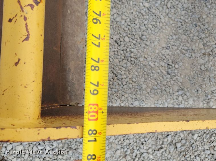 image for item DW2252 1987 Ford 345D landscape tractor