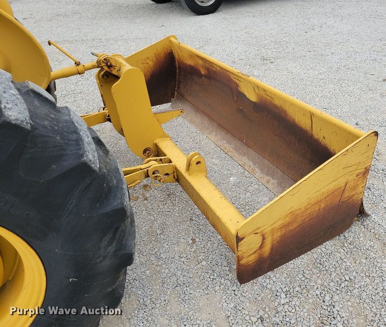 image for item DW2252 1987 Ford 345D landscape tractor