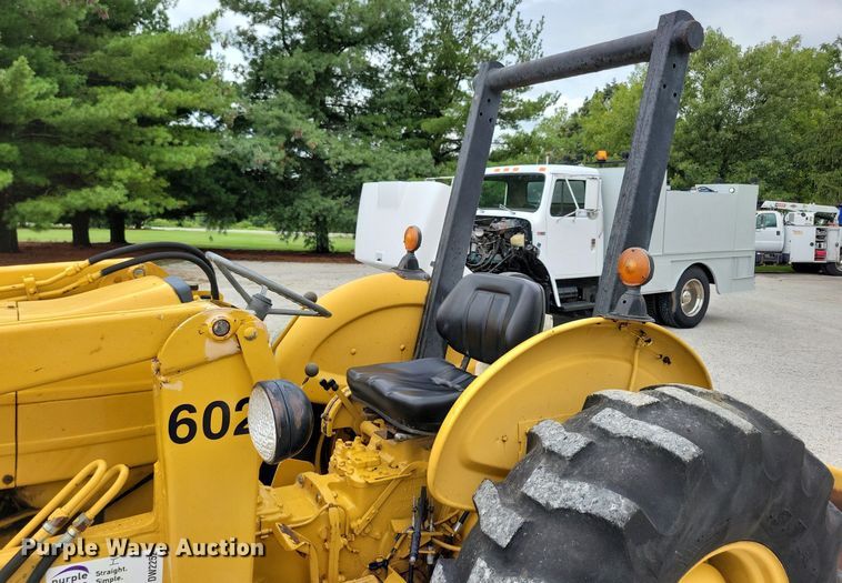 image for item DW2252 1987 Ford 345D landscape tractor