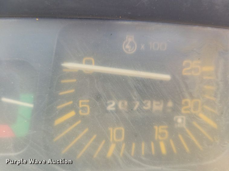 image for item DW2252 1987 Ford 345D landscape tractor