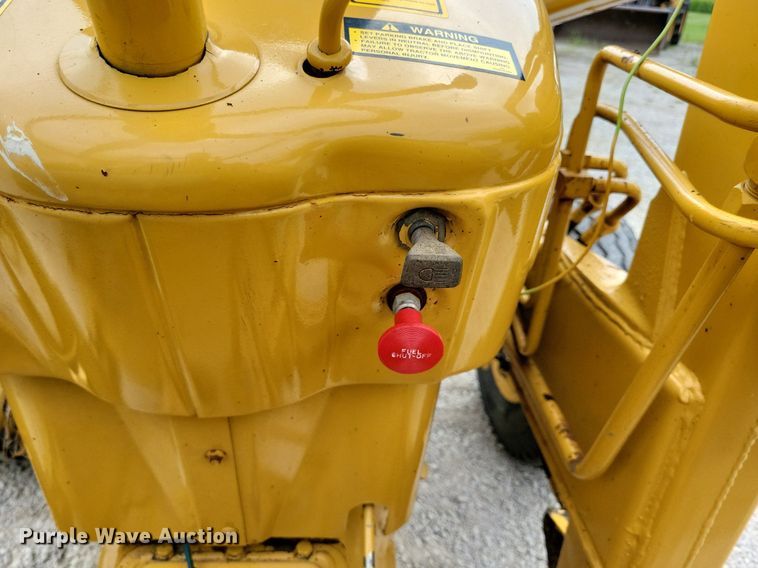 image for item DW2252 1987 Ford 345D landscape tractor