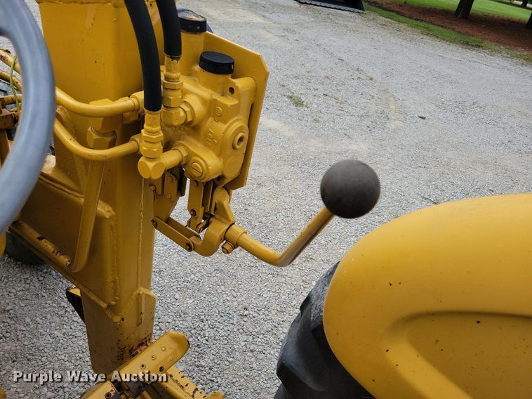 image for item DW2252 1987 Ford 345D landscape tractor