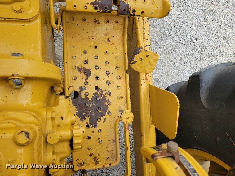 image for item DW2252 1987 Ford 345D landscape tractor