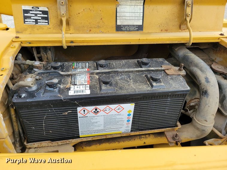 image for item DW2252 1987 Ford 345D landscape tractor