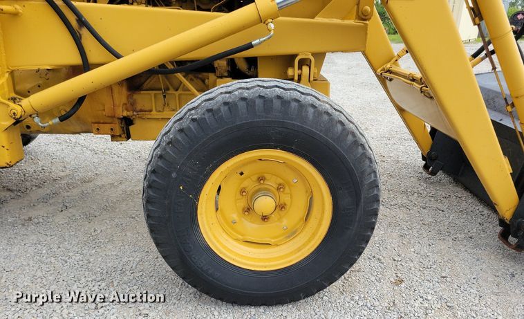 image for item DW2252 1987 Ford 345D landscape tractor