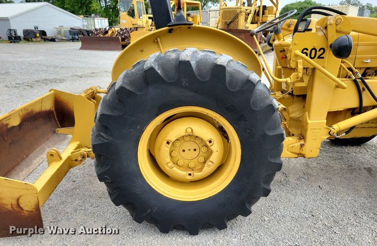 image for item DW2252 1987 Ford 345D landscape tractor