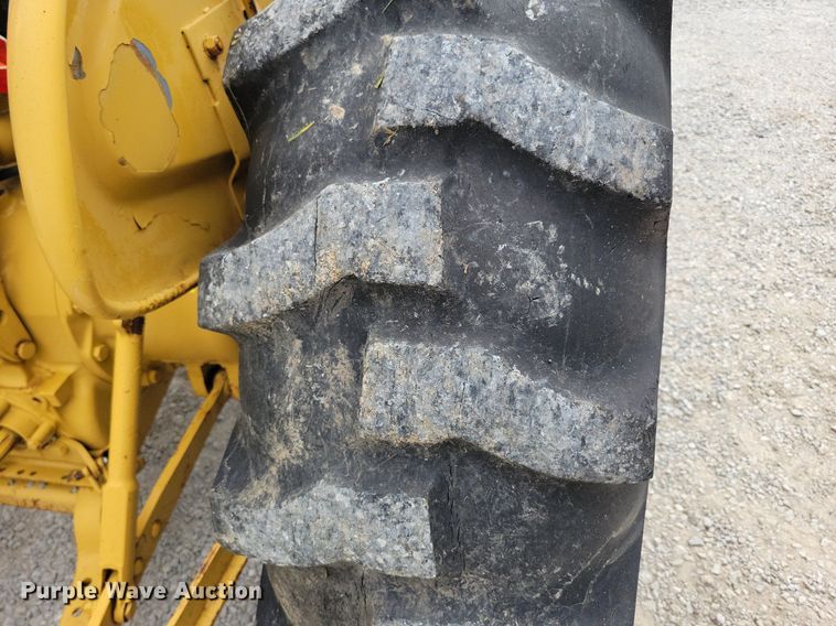 image for item DW2252 1987 Ford 345D landscape tractor