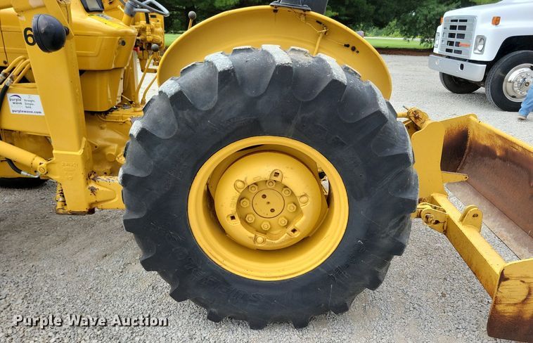 image for item DW2252 1987 Ford 345D landscape tractor