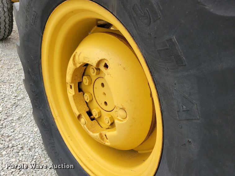 image for item DW2252 1987 Ford 345D landscape tractor