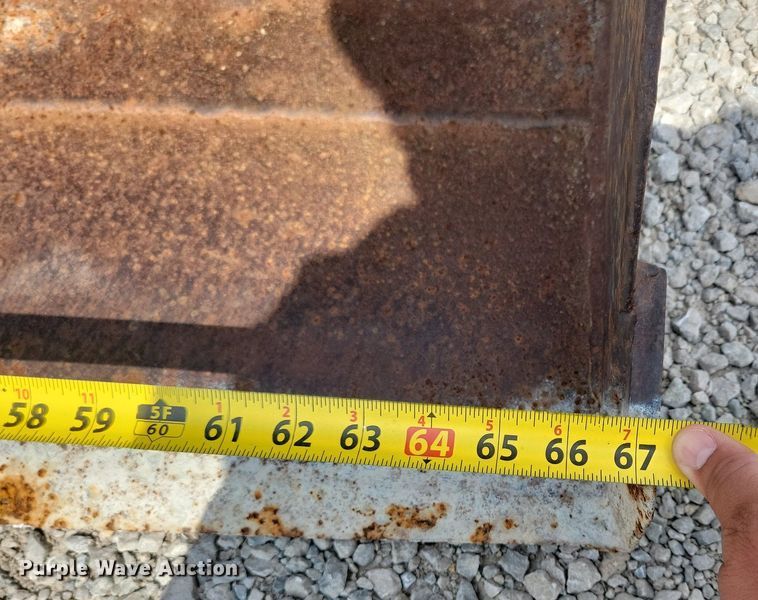 image for item DW2253 1985 Ford 345D landscape tractor