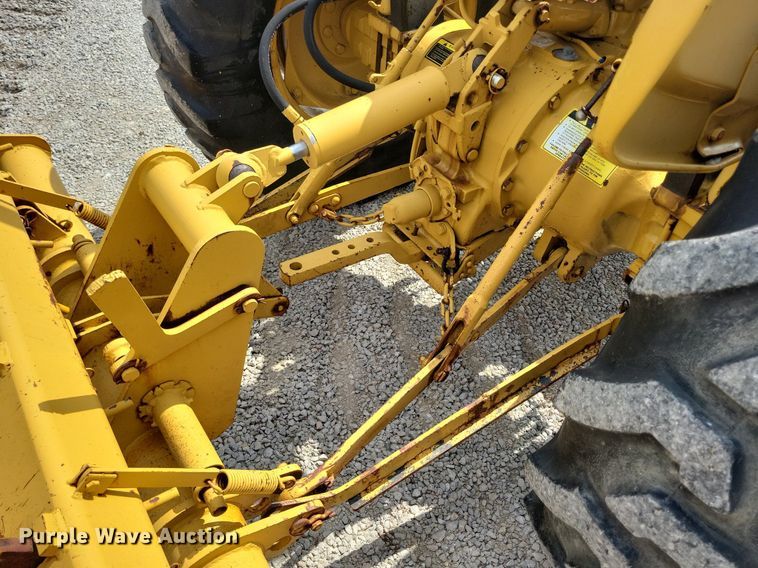 image for item DW2253 1985 Ford 345D landscape tractor