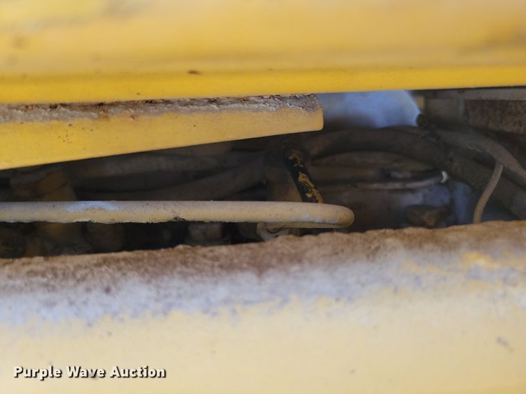 image for item DW2253 1985 Ford 345D landscape tractor