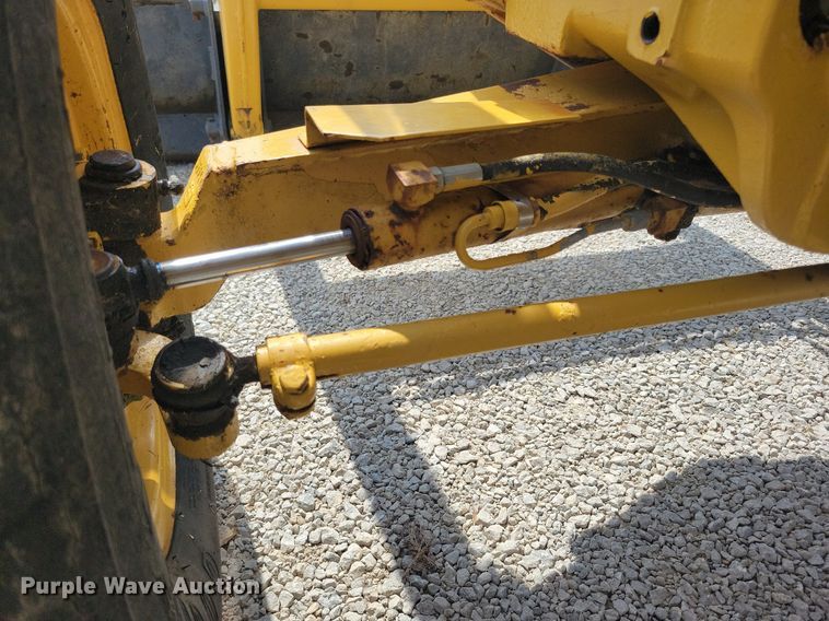 image for item DW2253 1985 Ford 345D landscape tractor