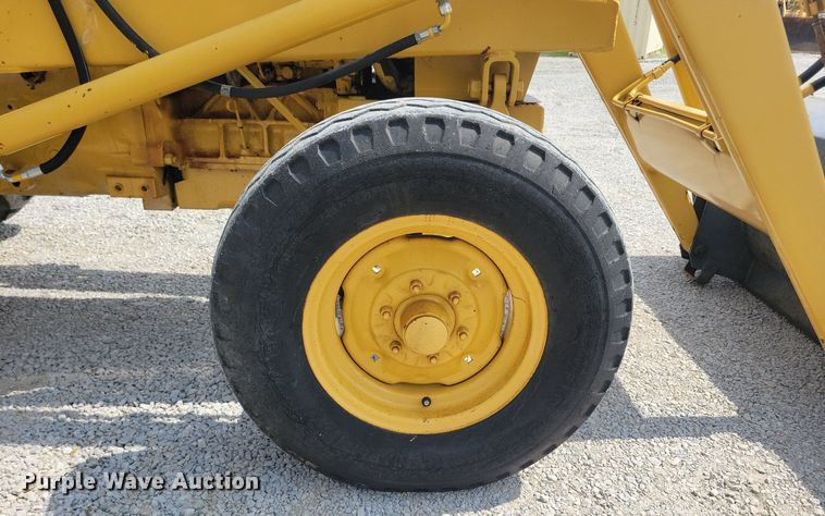 image for item DW2253 1985 Ford 345D landscape tractor