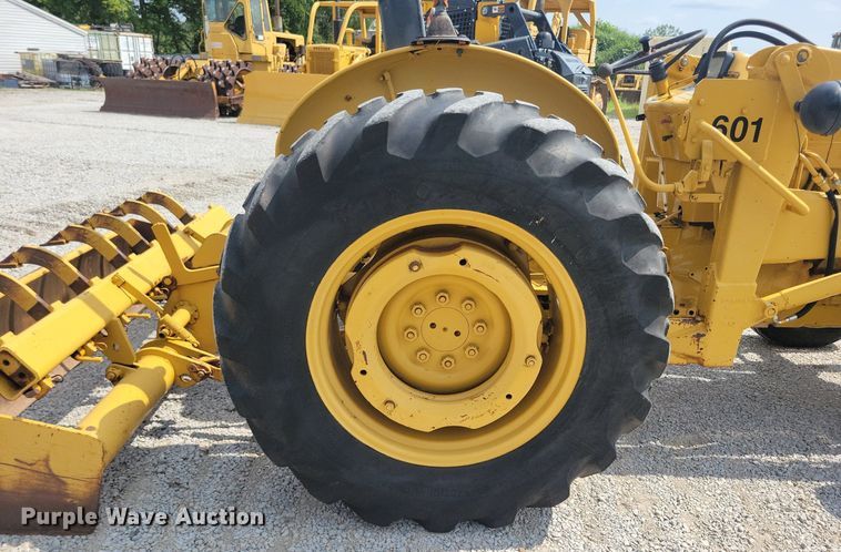 image for item DW2253 1985 Ford 345D landscape tractor