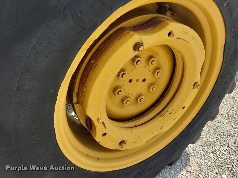 image for item DW2253 1985 Ford 345D landscape tractor