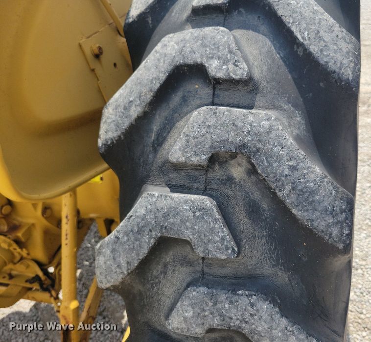 image for item DW2253 1985 Ford 345D landscape tractor