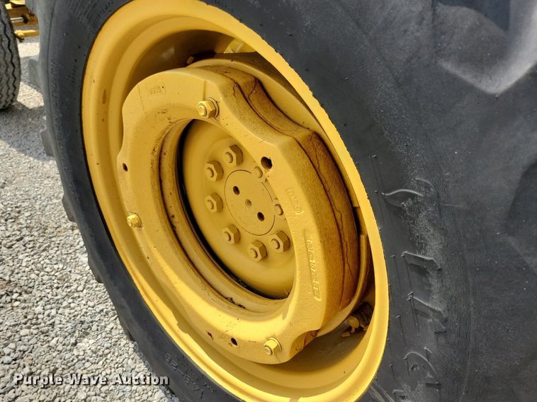 image for item DW2253 1985 Ford 345D landscape tractor