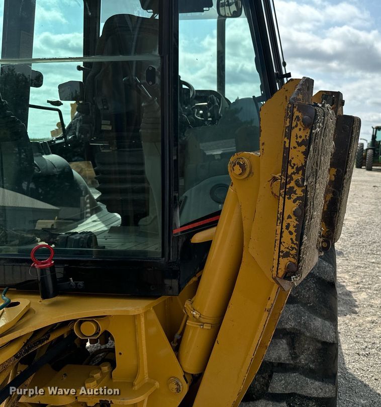 image for item DW2254 2002 Caterpillar 420D backhoe