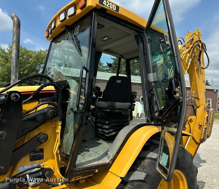 image for item DW2254 2002 Caterpillar 420D backhoe