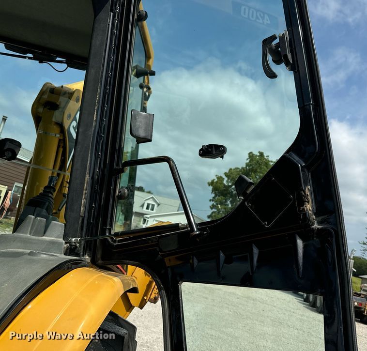 image for item DW2254 2002 Caterpillar 420D backhoe