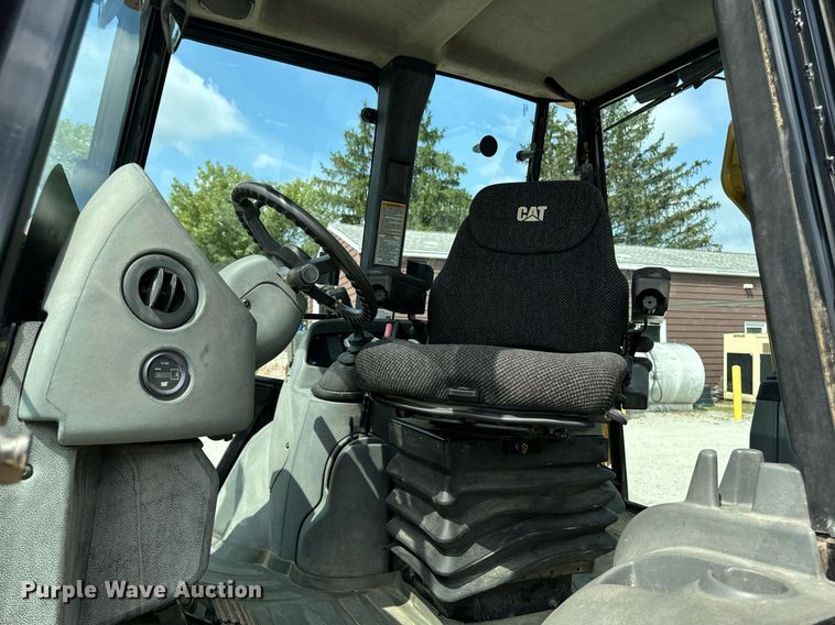 image for item DW2254 2002 Caterpillar 420D backhoe