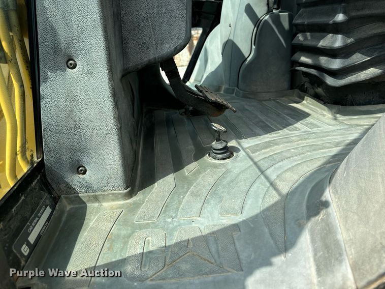 image for item DW2254 2002 Caterpillar 420D backhoe