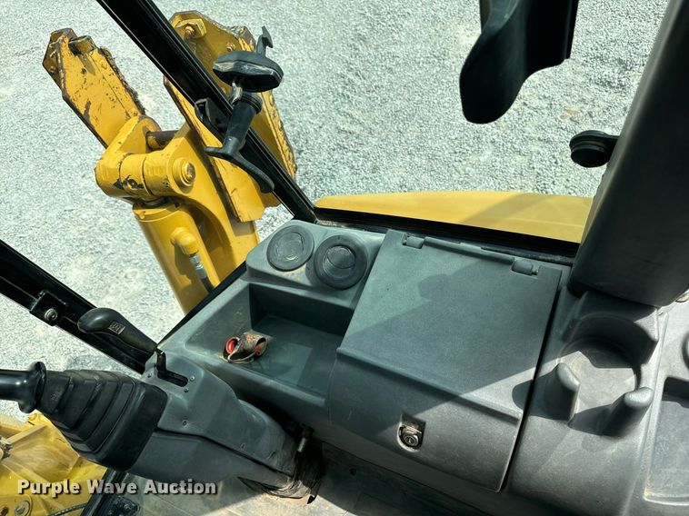 image for item DW2254 2002 Caterpillar 420D backhoe