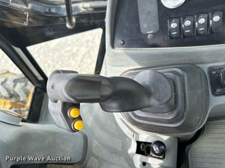 image for item DW2254 2002 Caterpillar 420D backhoe