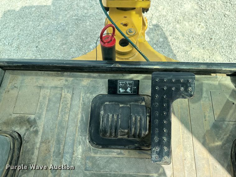 image for item DW2254 2002 Caterpillar 420D backhoe