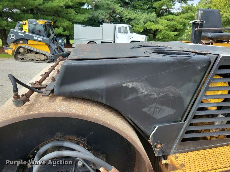 image for item DW2255 Hyster C615B single drum vibratory roller