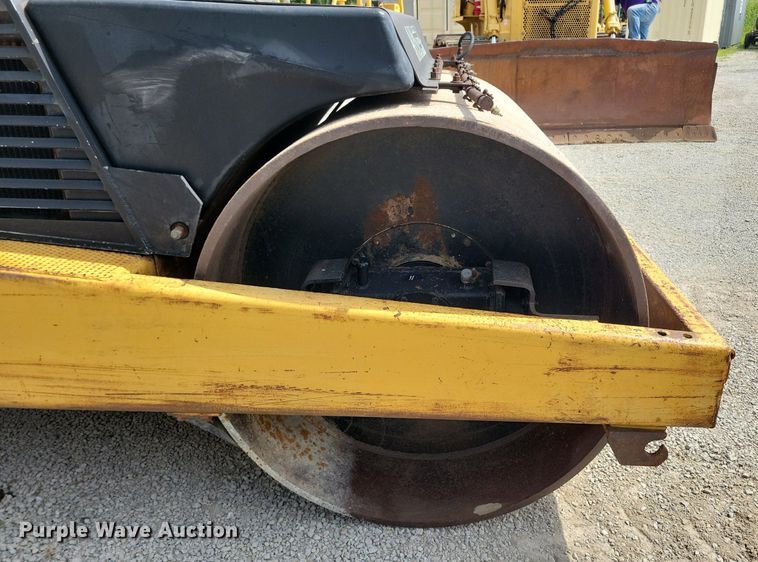 image for item DW2255 Hyster C615B single drum vibratory roller