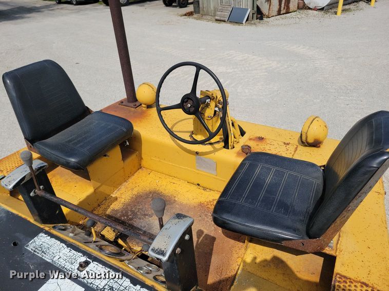 image for item DW2255 Hyster C615B single drum vibratory roller