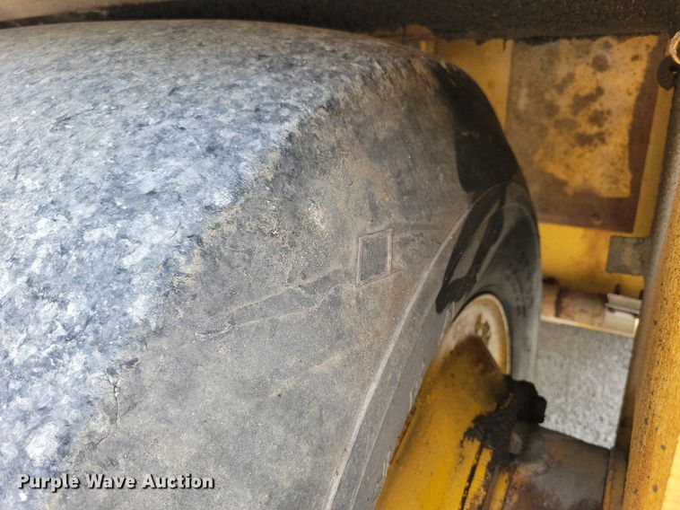 image for item DW2255 Hyster C615B single drum vibratory roller