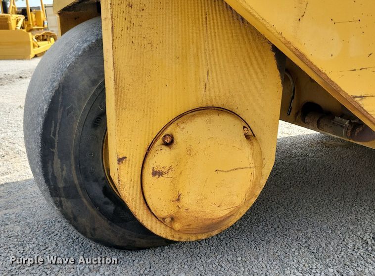 image for item DW2255 Hyster C615B single drum vibratory roller