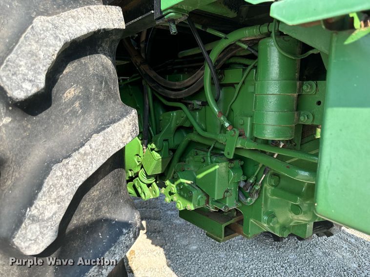 image for item DW2257 1979 John Deere 4640P tractor